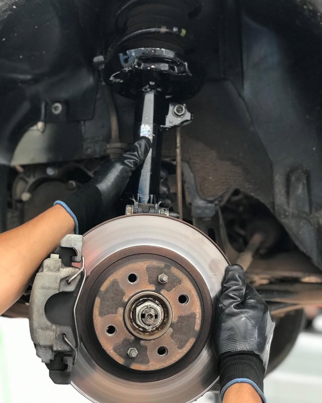 Manutenção de suspensão e amortecedores - Oficina Alim Betim